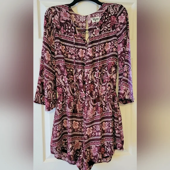 Show me your MUMU size large Tilly tie romper. Large. Color Wine - Picture 1 of 7